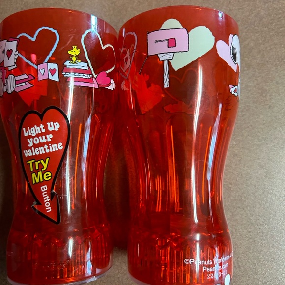 Snoopy Valentines Day light up cups - Picture 2 of 4